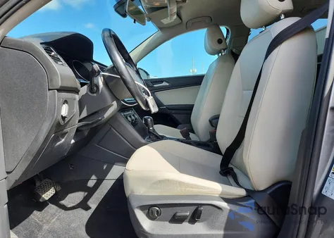 2018 Volkswagen Tiguan Se z USA, uszkodzony, nr VIN 3VV2B7AX6JM003296